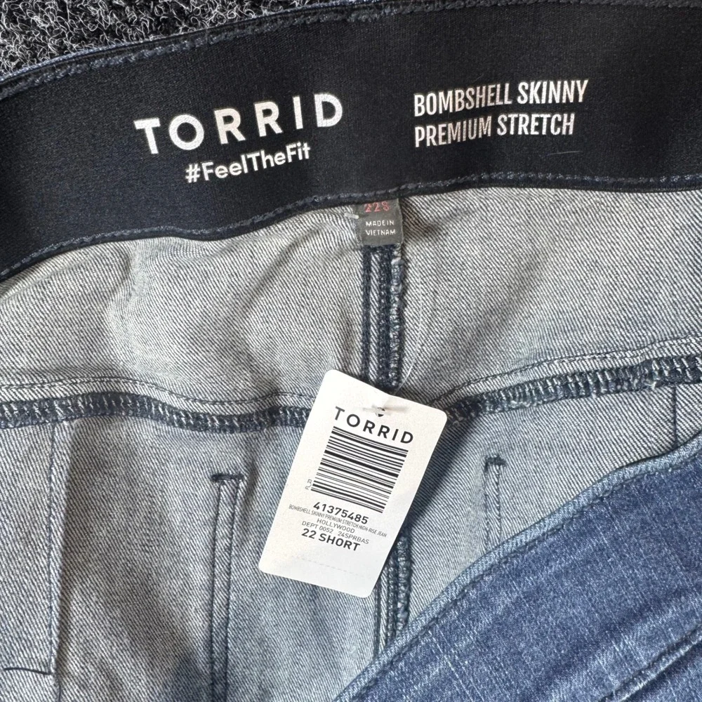 Torrid Bombshell Skinny Premium Stretch Jeans 22S Hollywood High Rise Blue NWT